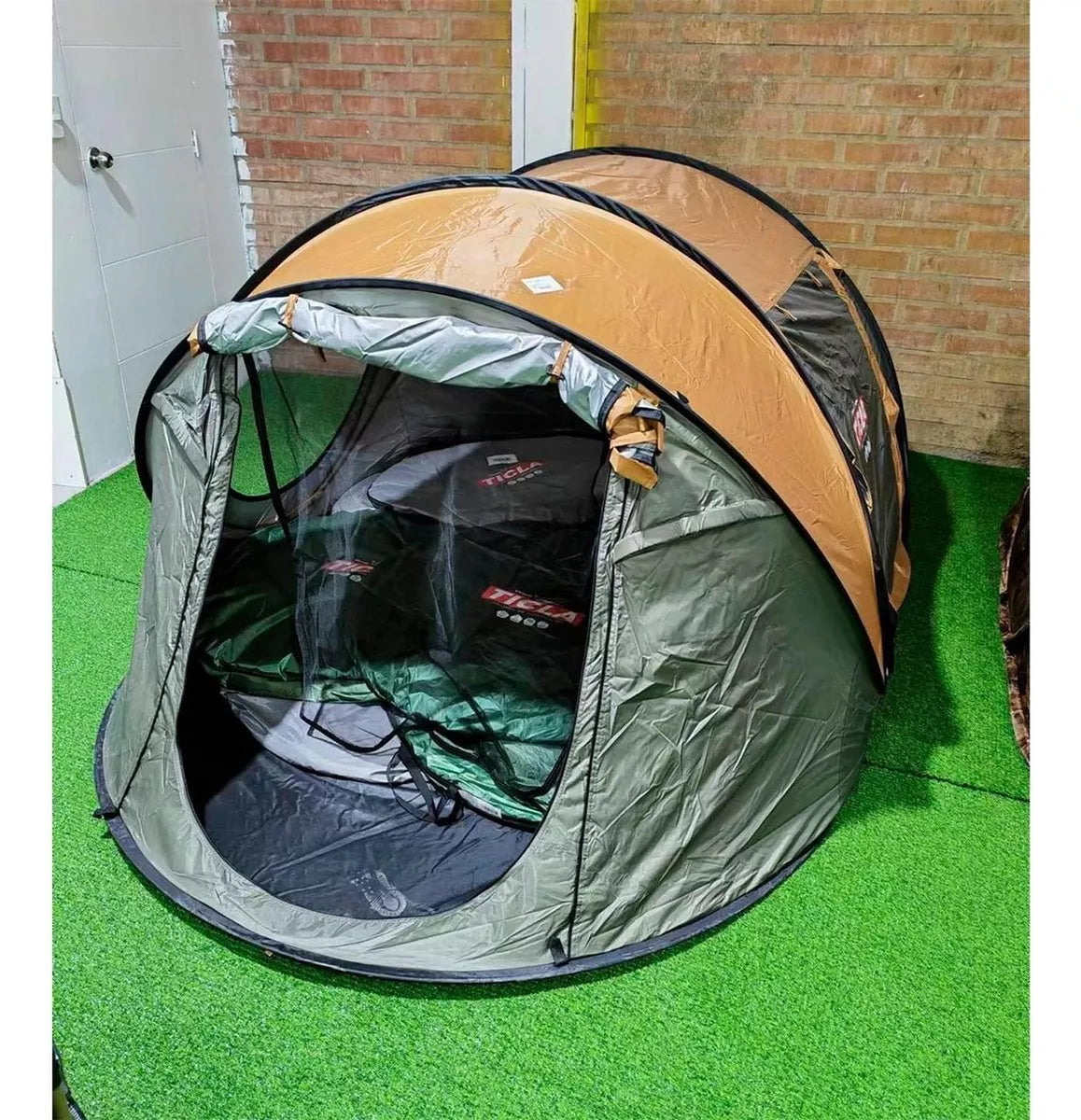 Carpa auto armable e impermeable! Capacidad para 3 personas